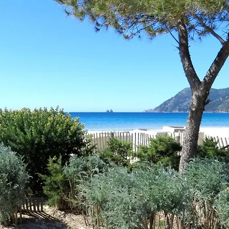 아파트 Cozy T2 With Garden Near The Sea